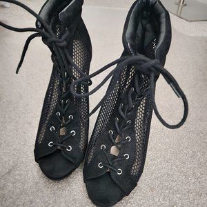 Anne Michelle Black heels